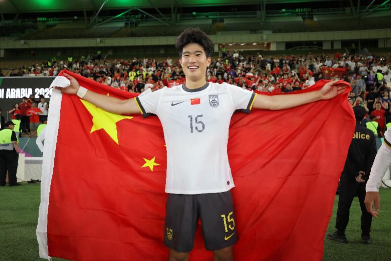 星空体育app下载-中国足球职业联赛新政出台：中甲降2.5个，中超B队可冲甲